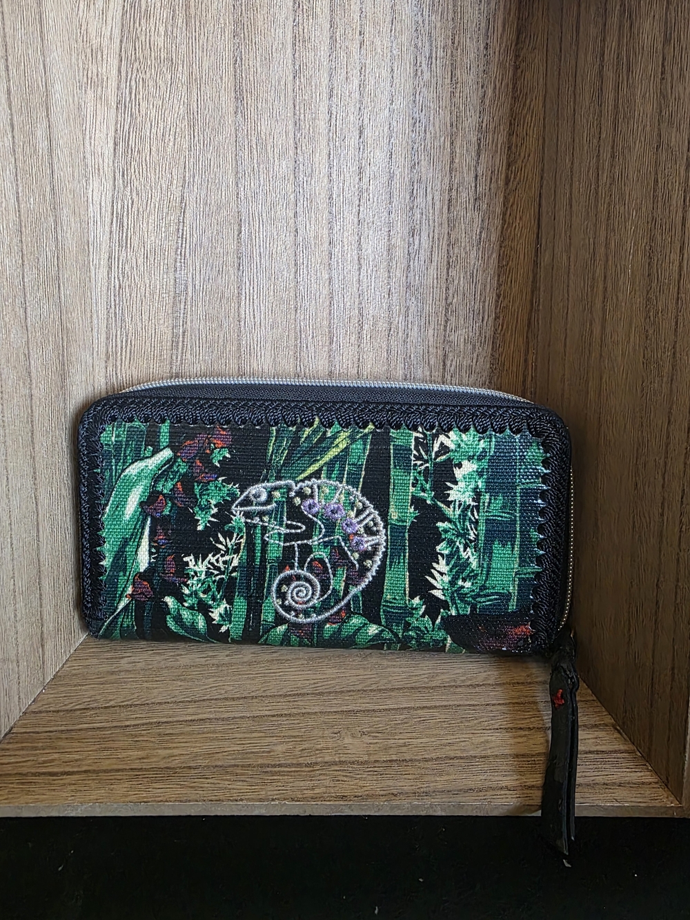 Sakroots Chameleon Embroidered Tropical Print Wallet